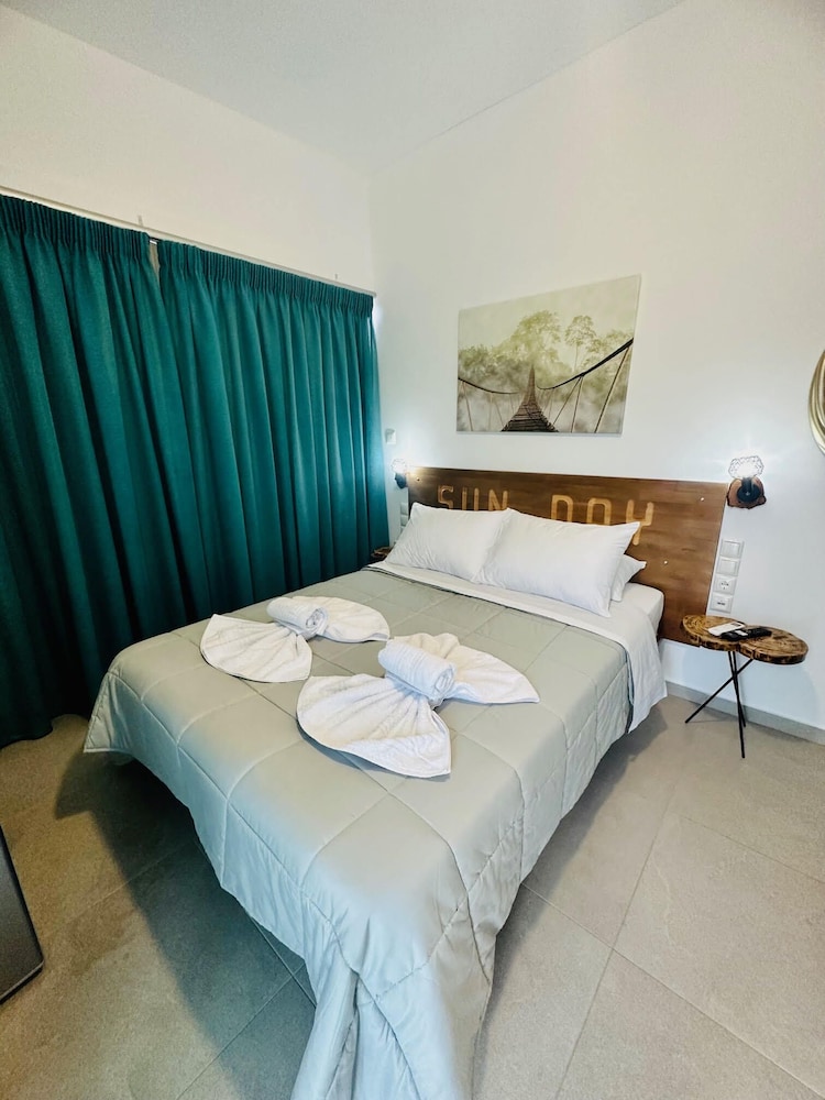 Basic Double Room photo 2