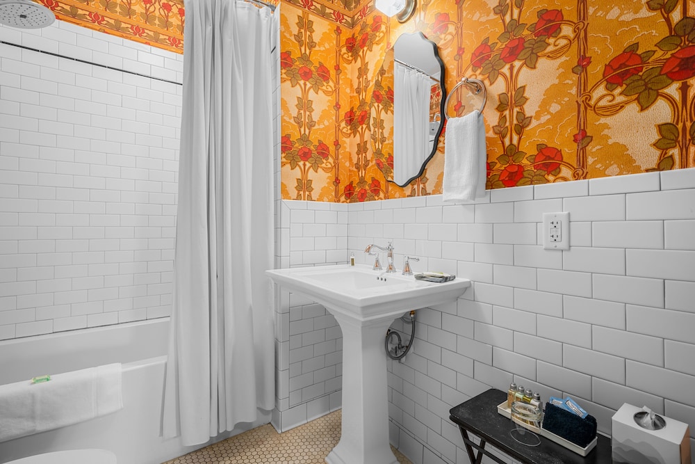 Luxury Studio Suite, 2 Bedrooms, Balcony photo 3