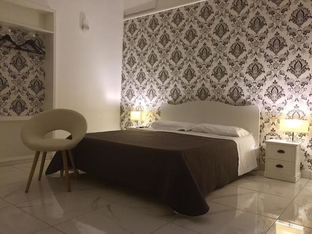 Grand Apartment, 2 Bedrooms, Ground Floor photo 1