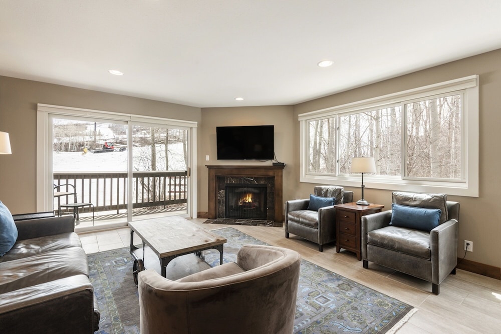 Condo, 2 Bedrooms