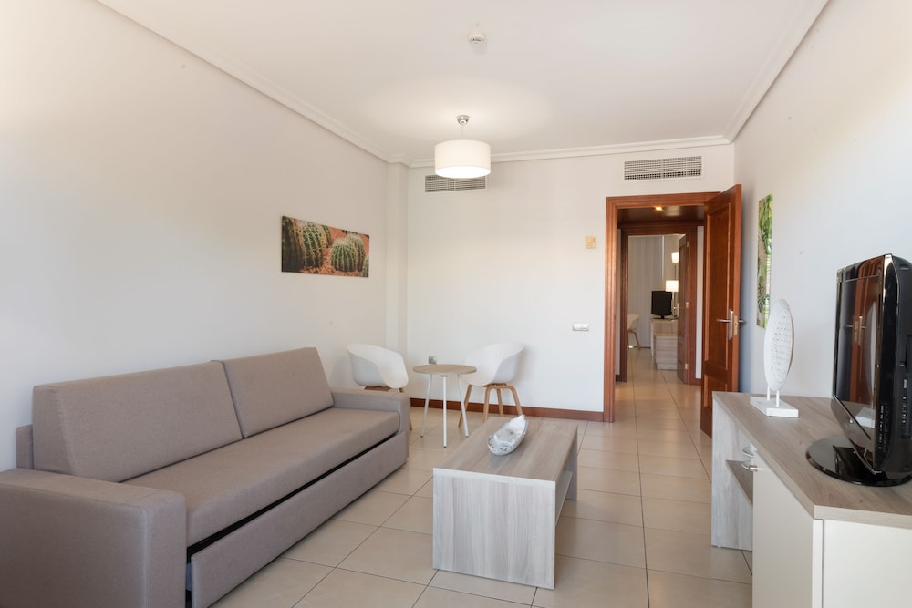 Suite - Photo 2