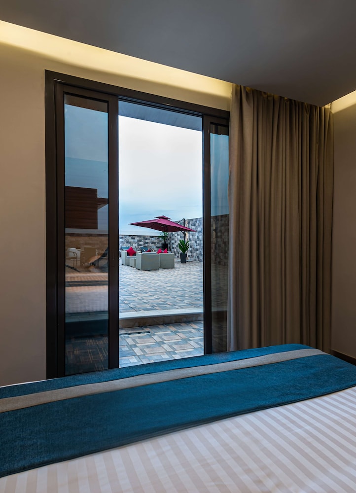 Standard Suite, 1 King Bed, Non Smoking, Terrace (Penthouse)