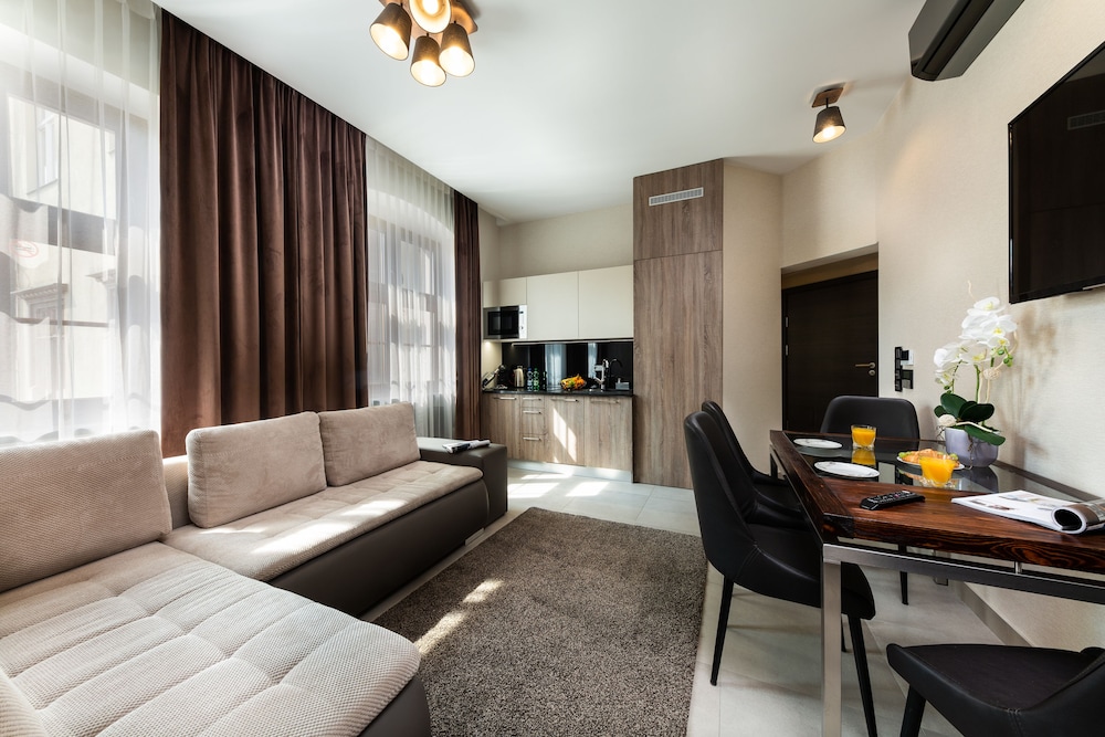 Deluxe Apartment, City View