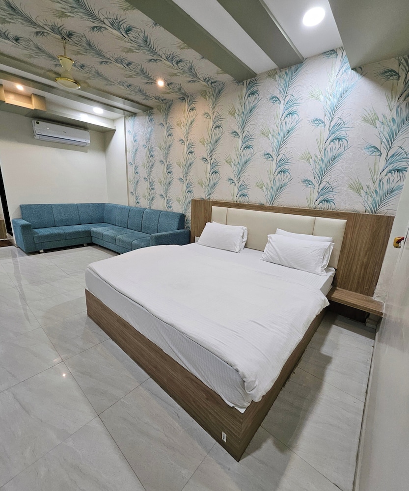 Luxury Suite Room - Photo 3