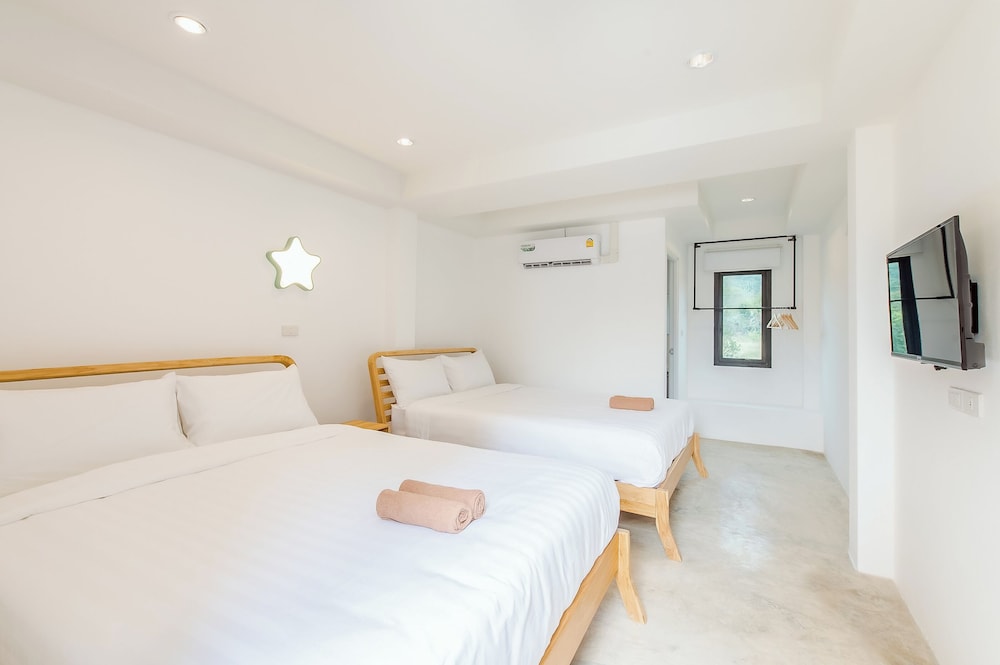 Eight-Bedroom Villa - Photo 16