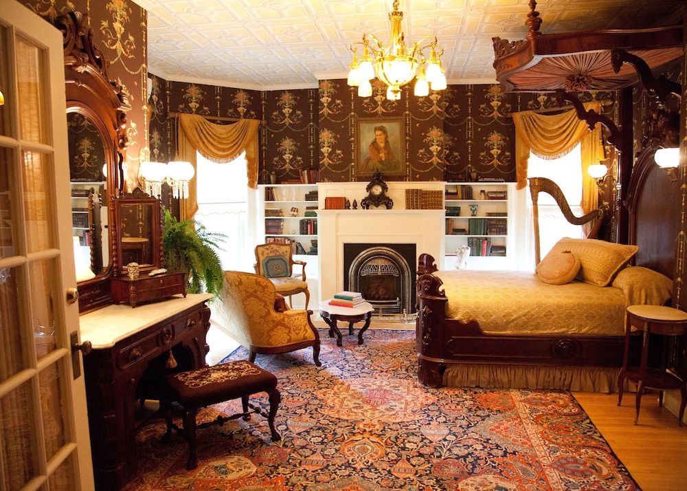 Suite, 1 Queen Bed