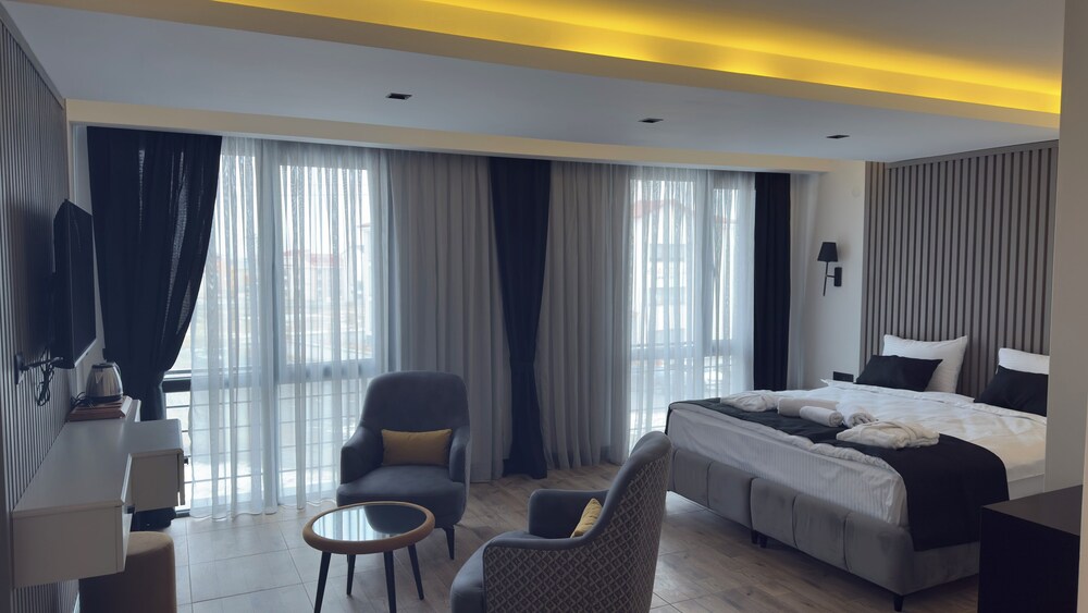 Deluxe Double Room, 1 Double Bed, Mountain View