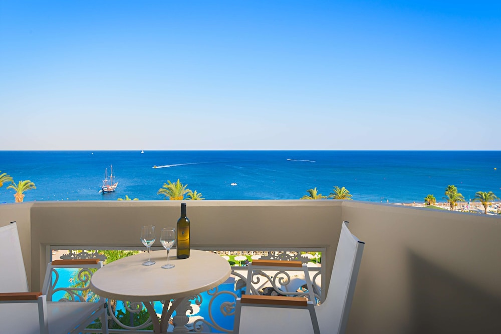 Deluxe Double or Twin Room, Sea View - Photo 4