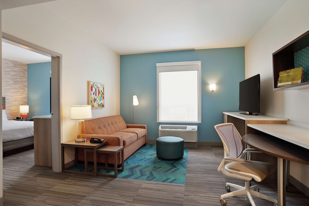 Suite, 1 King Bed, Accessible (Hearing) - Photo 2