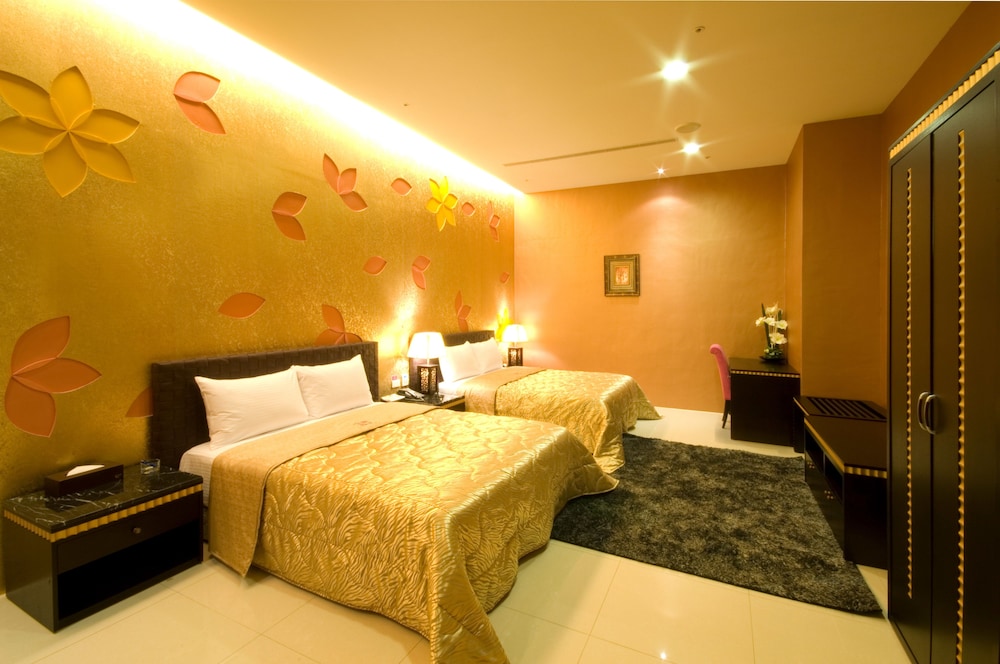 Family Quadruple Room, 2 Double Beds, Accessible, Jetted Tub photo 1