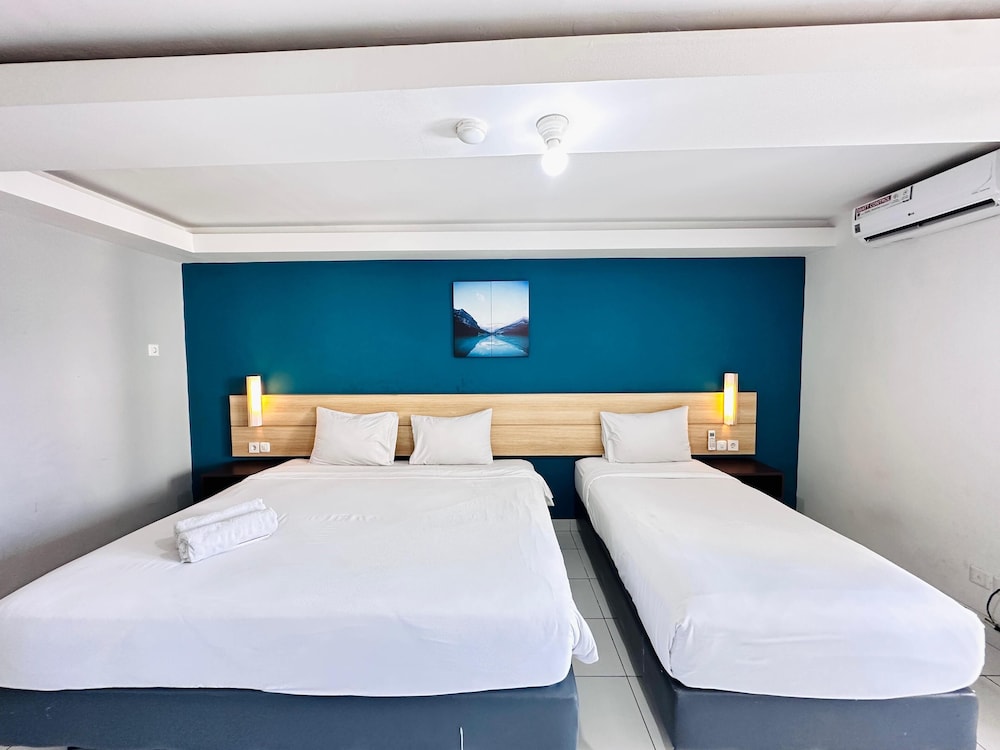 Suite Room - Photo 12