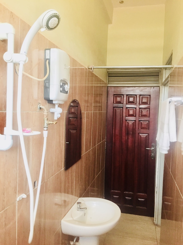 Economy Single Room, Shared Bathroom photo 2