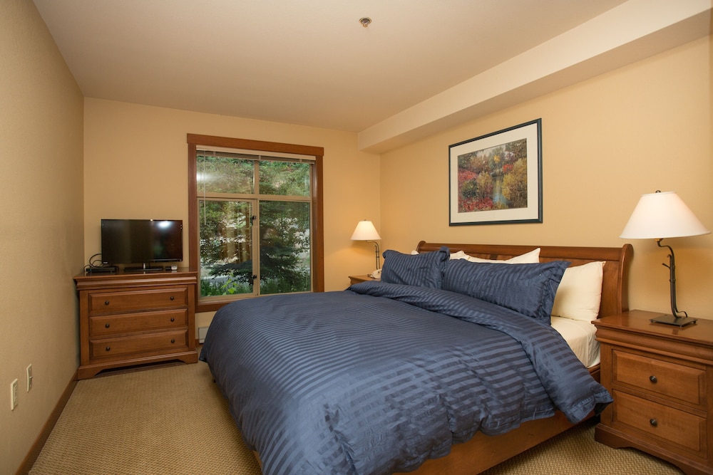 Condo, 2 Bedrooms photo 3