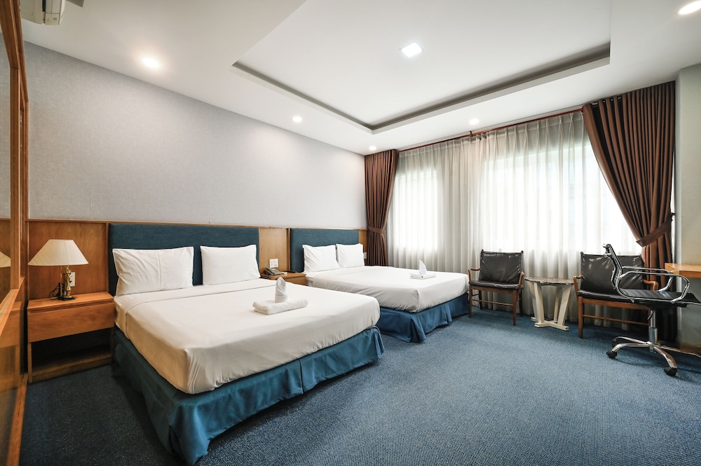Premier Deluxe Twin Room