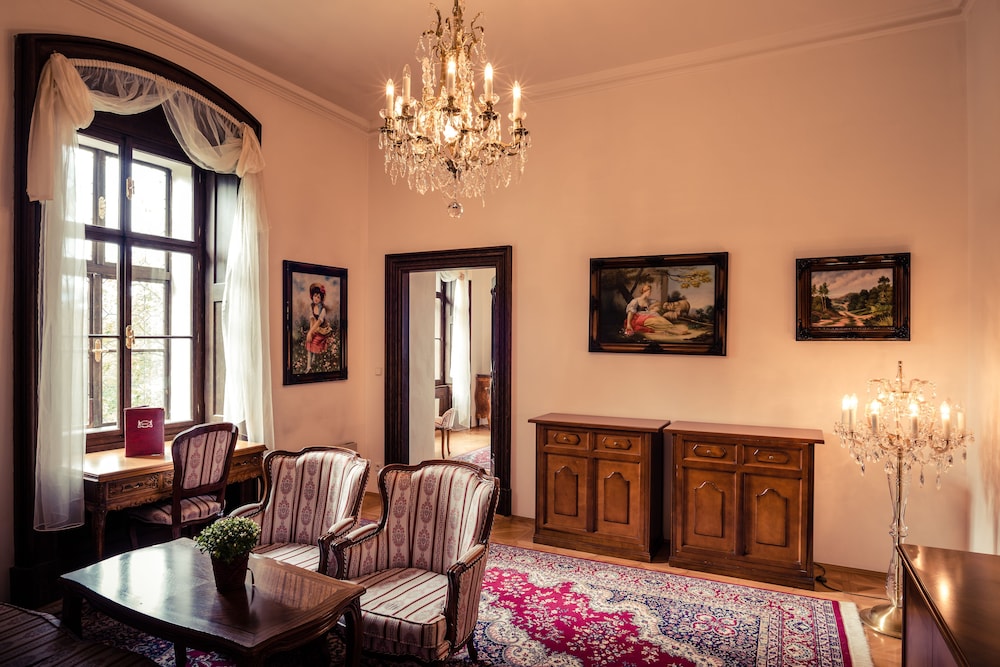 Royal Suite (With Spa Access)