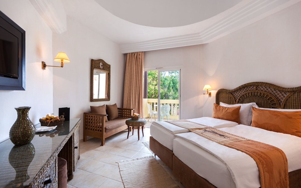 Family Triple Room - Photo 3