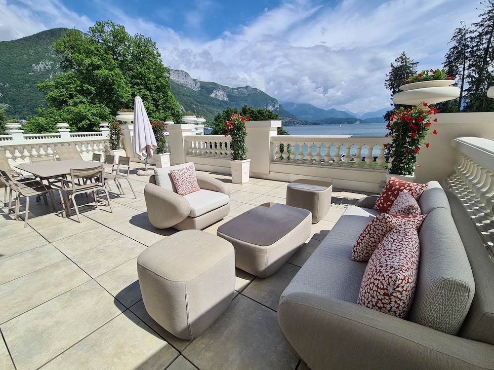 Terraces Lake Suite with spa access on reservation thumbnail 5