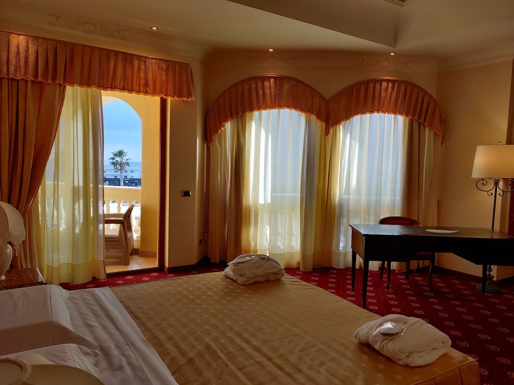 Superior Suite - Photo 4
