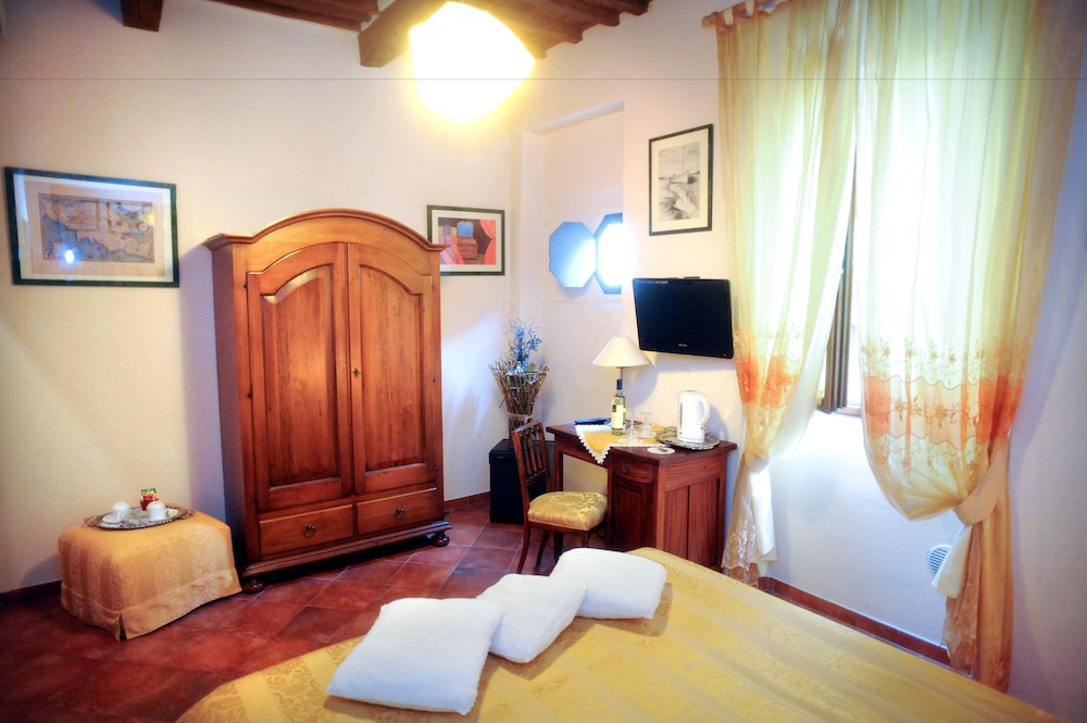 Standard Double or Twin Room (La Contessa) photo 1