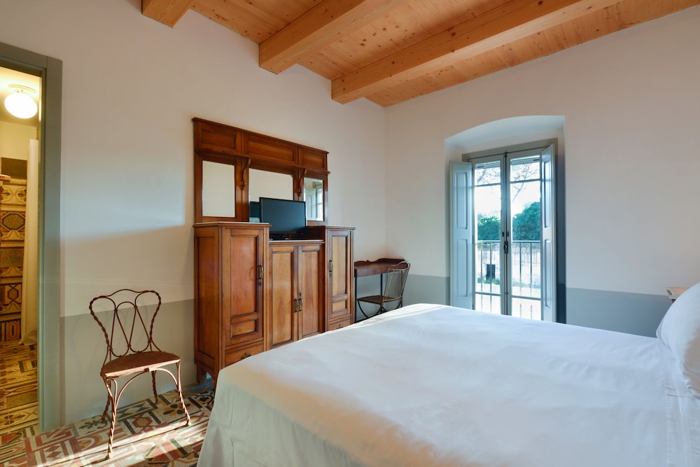 Standard Double or Twin Room photo 1