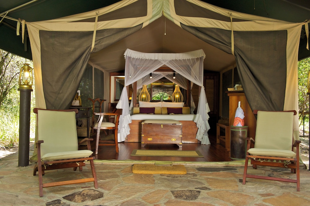 Deluxe Tent (3 Safaris included) photo 3