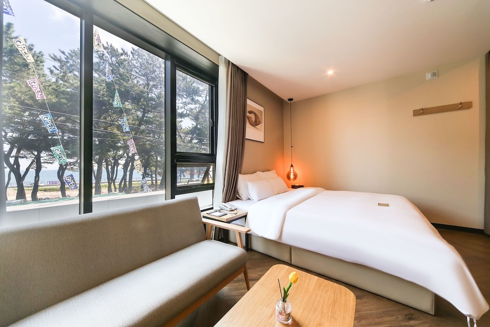 Deluxe Room - Photo 1