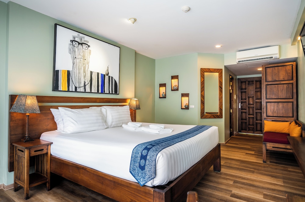 Deluxe Double Room, Pool View - Photo 2