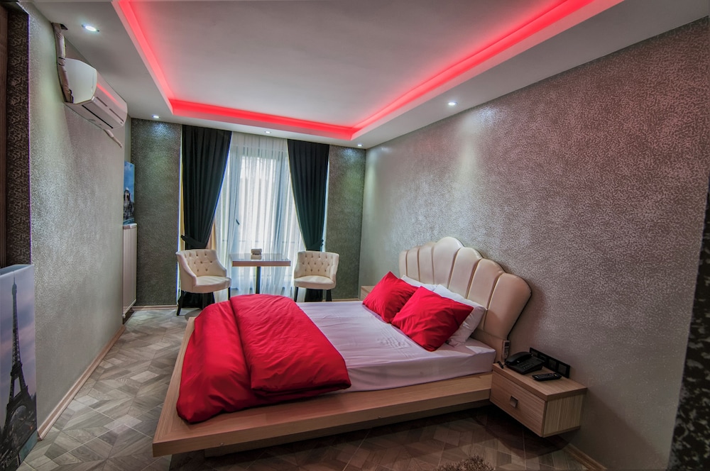 Exclusive Double or Twin Room photo 2