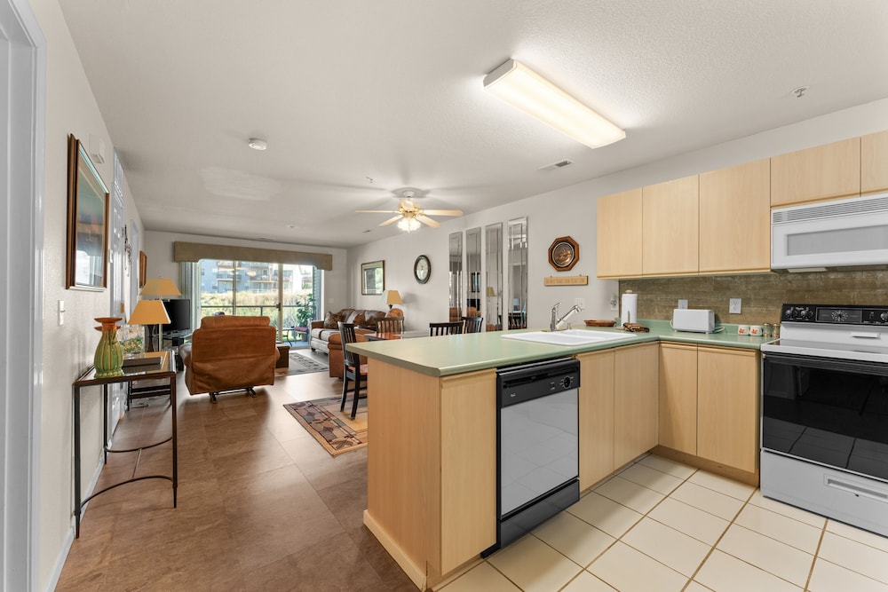 Condo, 2 Bedrooms