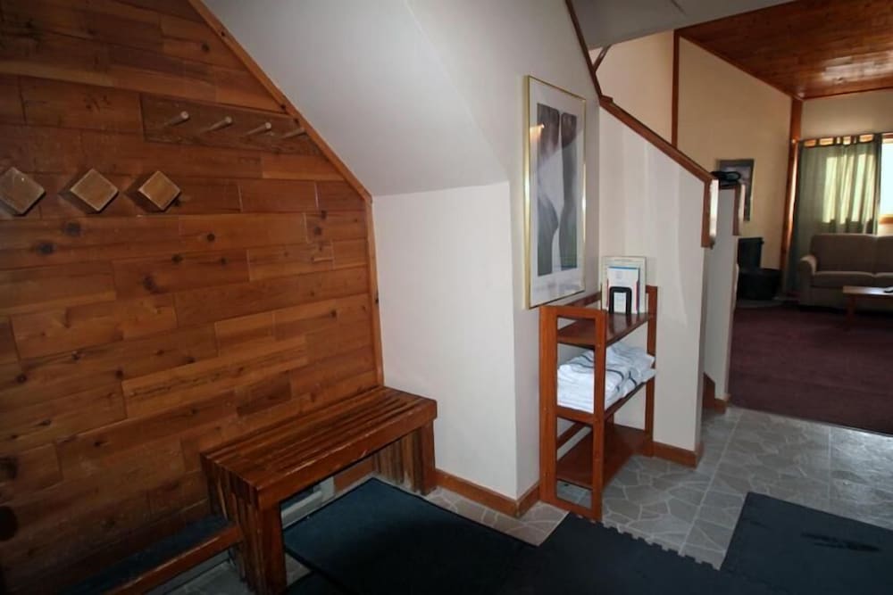 Apartment (Trail Creek 05) photo 1