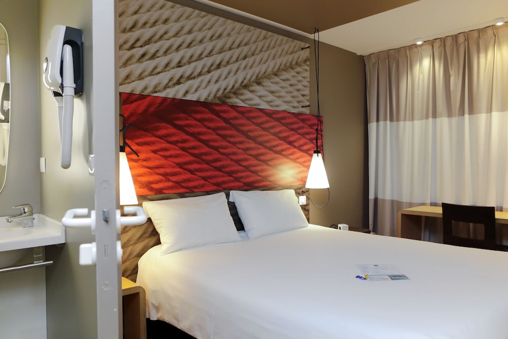 Standard Room, 2 Twin Beds - Photo 1