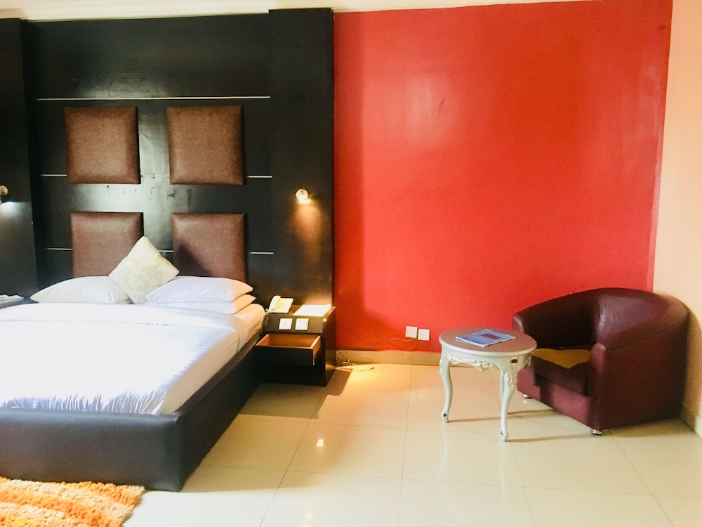 Business Suite photo 1
