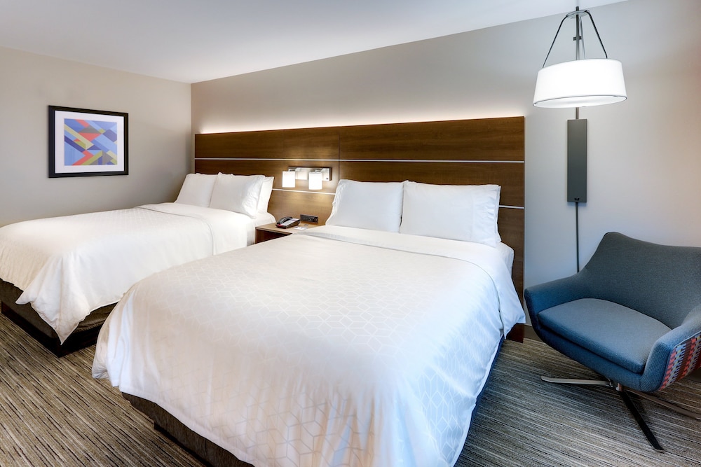 Suite, 2 Queen Beds, Accessible Bathtub, Non Smoking (Comm, Mobil, Access Tub) - Photo 4