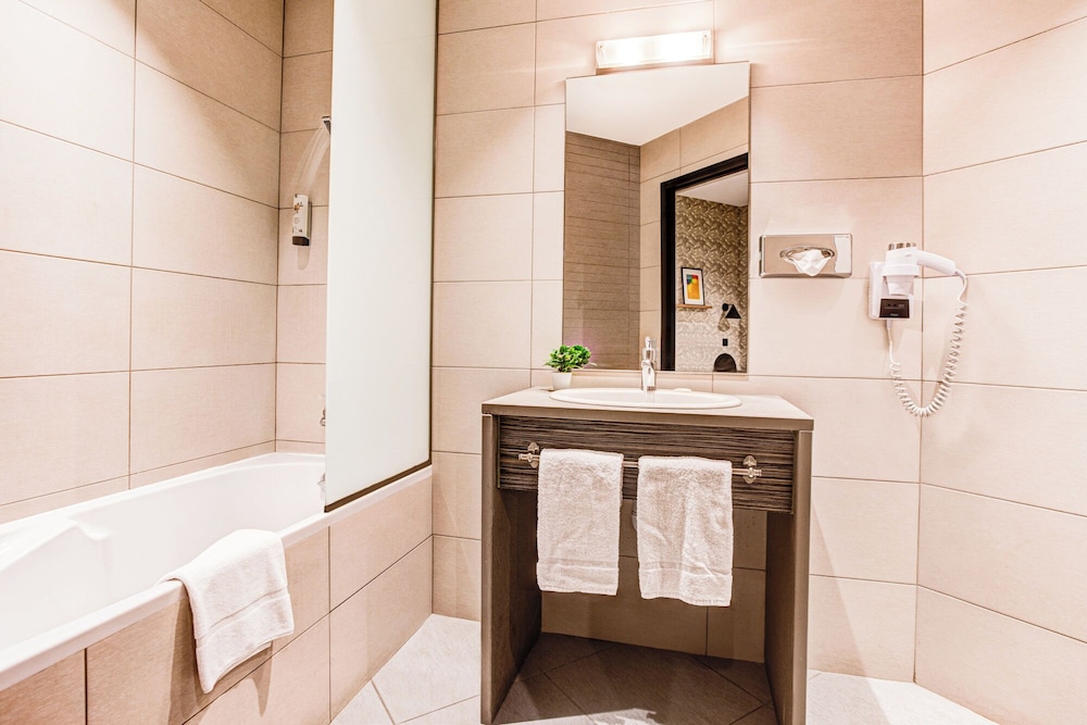 Classic Double Room - Photo 8