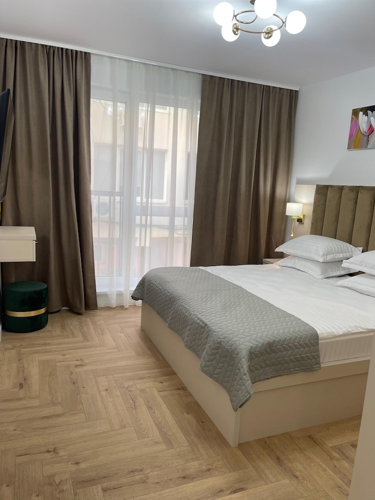 Apartment, 1 King Bed with Sofa bed, Balcony