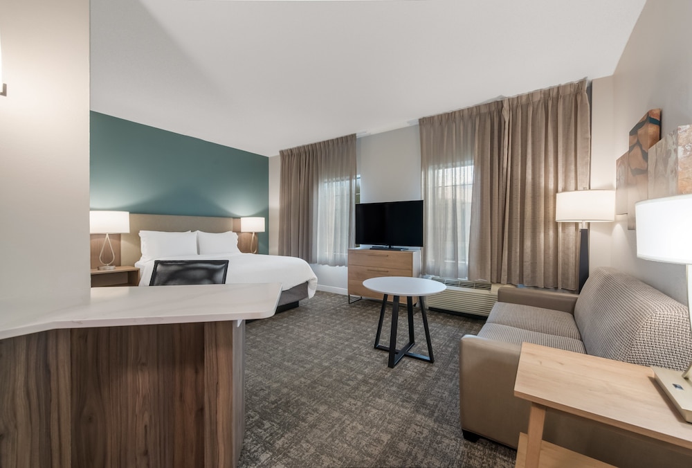 Studio Suite, 1 Queen Bed, Accessible, Kitchen - Photo 3