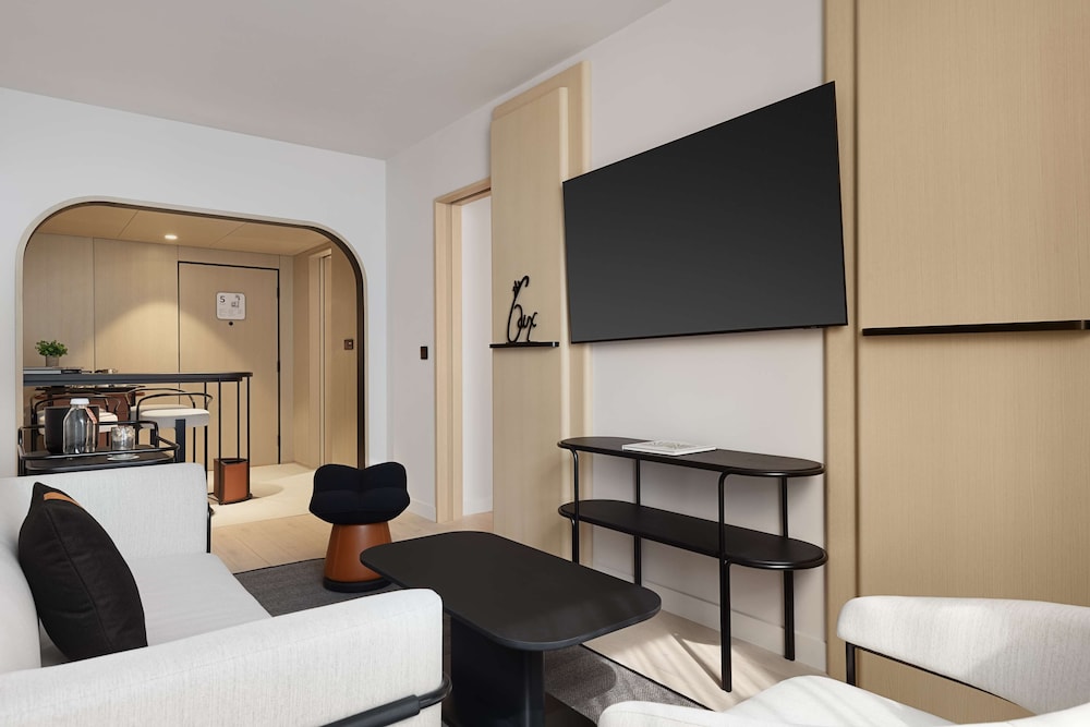 Suite, 1 King Bed (Rosedale) - Photo 1