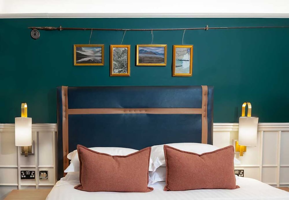 Heritage Double Room with Loch View - Photo 2
