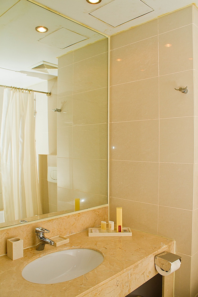 Standard Room, 2 Double Beds photo 3