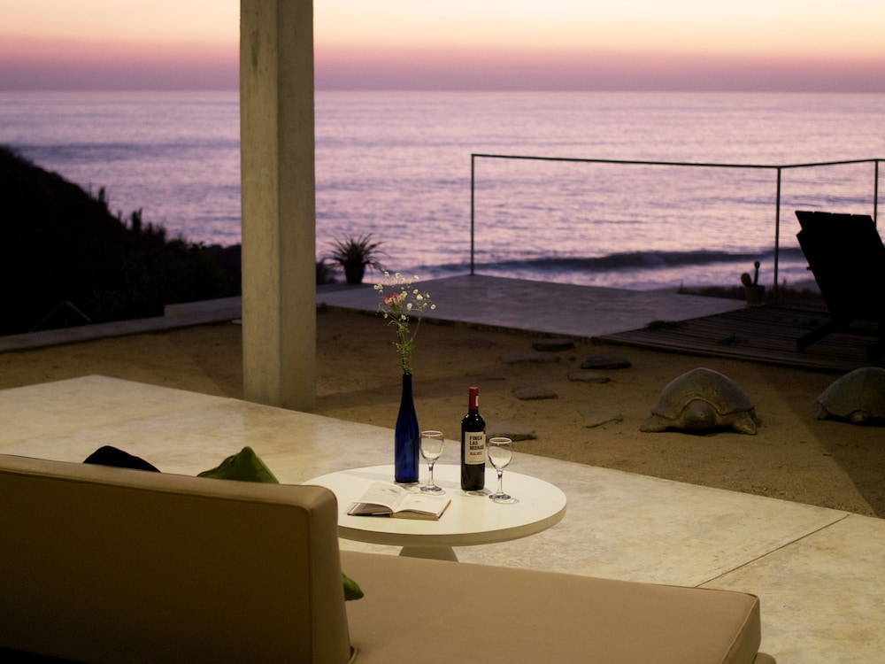 Cabin, 1 King Bed, Ocean View (Square Room) photo 3