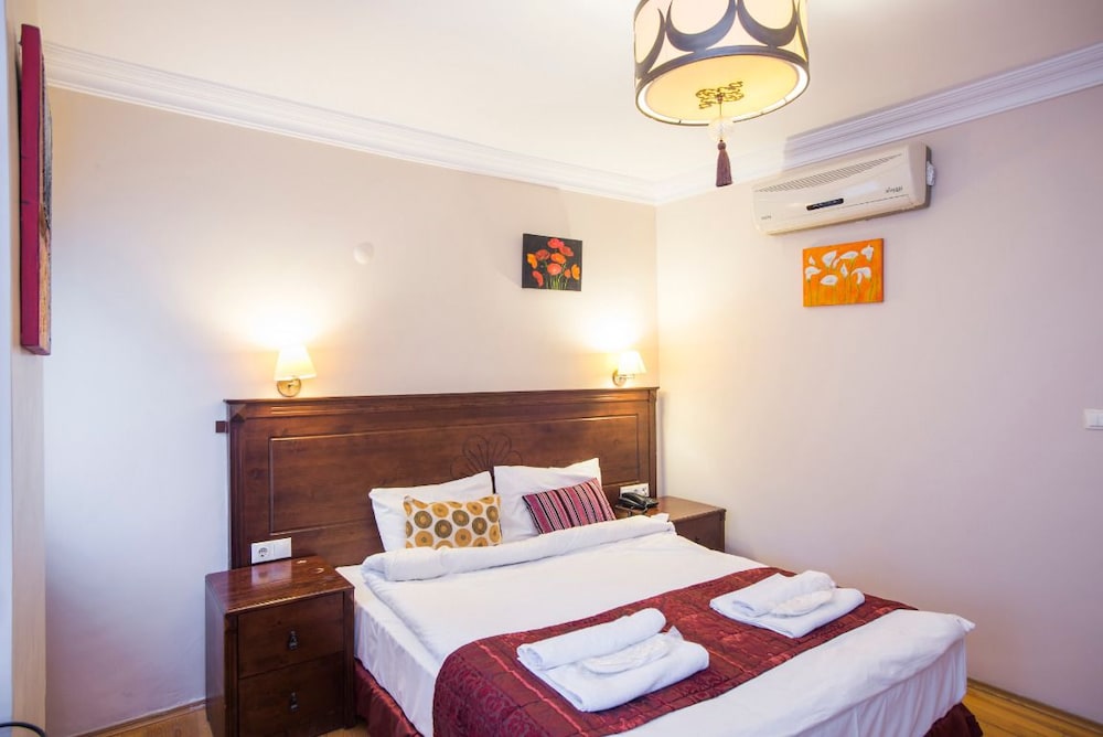 Deluxe Triple Room photo 3