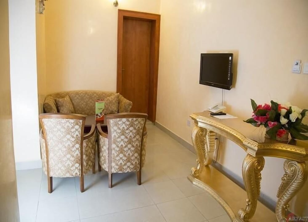 Royale Suite photo 2