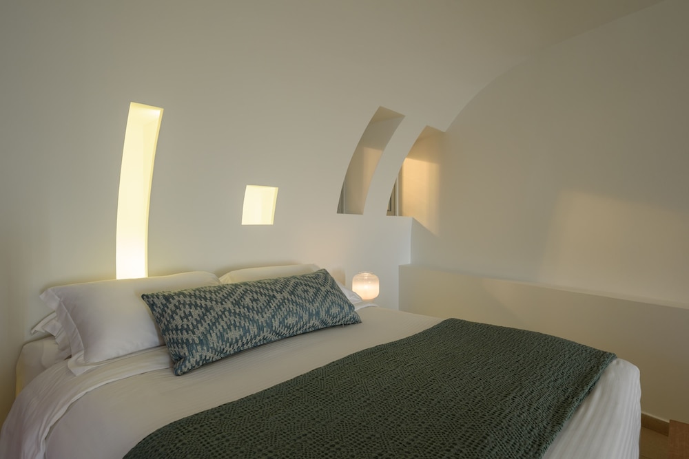 Superior Suite, Jetted Tub, Sea View - Photo 12
