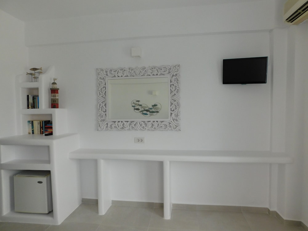 Deluxe Room, Balcony - Photo 5