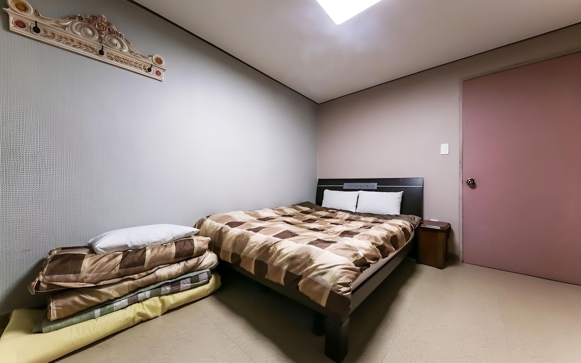 Room (Standard Room) - Photo 1