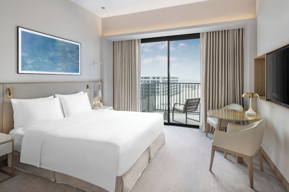 Deluxe Room, 1 King Bed, Balcony - Photo 1