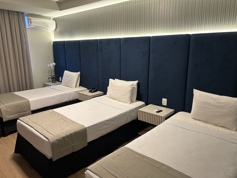 Deluxe Triple Room - Photo 1