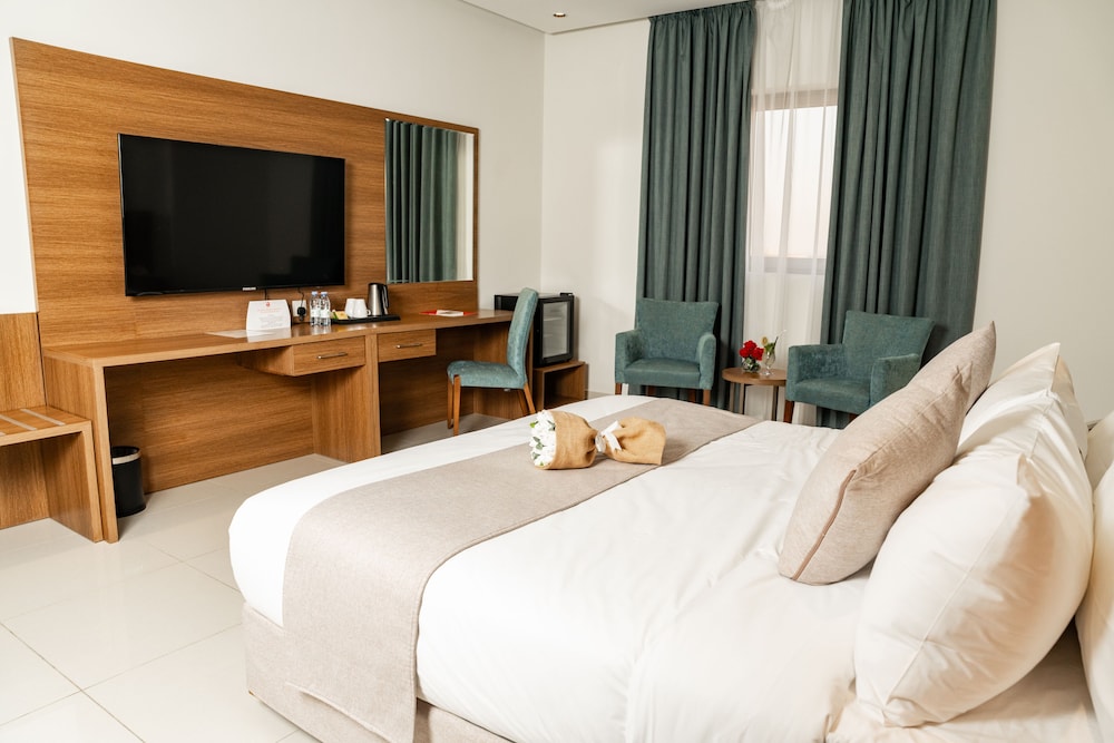 Deluxe Room, 1 King Bed photo 1