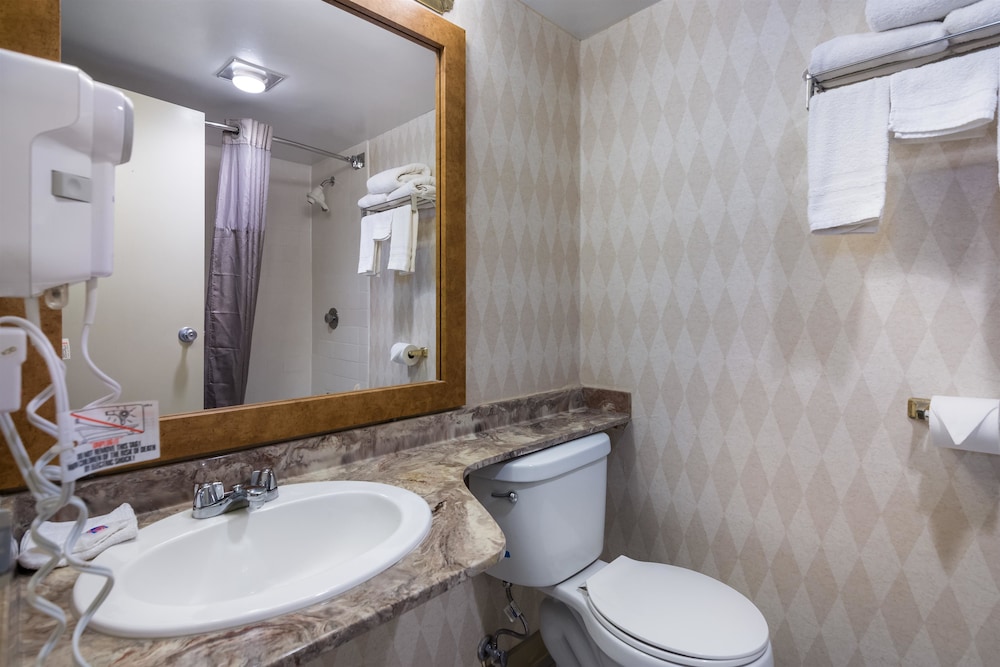 Deluxe Room, 2 Double Beds, Accessible, Non Smoking photo 2