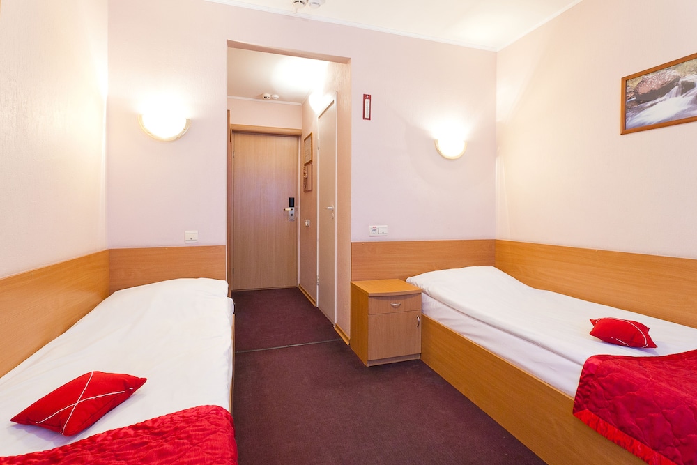 Standard Room, 2 Twin Beds photo 2
